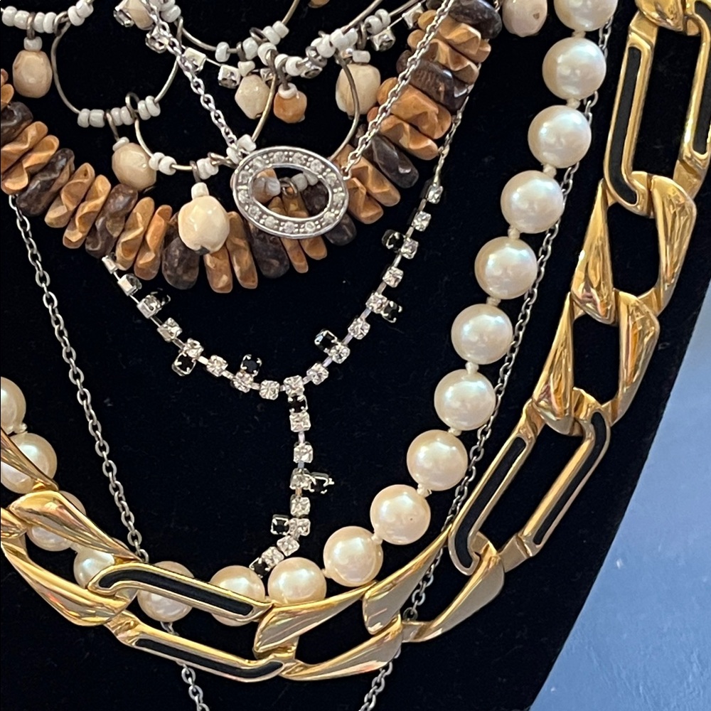 All wearable vintage to now jewelry lot, 0228A - Picture 14 of 15